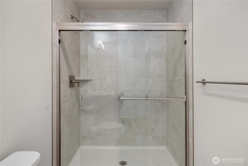 Property photo for 4261 Aberdeen Way Ne, Renton photo 13