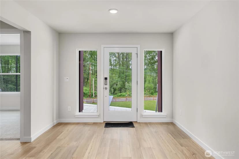 Property photo for 4261 Aberdeen Way Ne, Renton photo 9