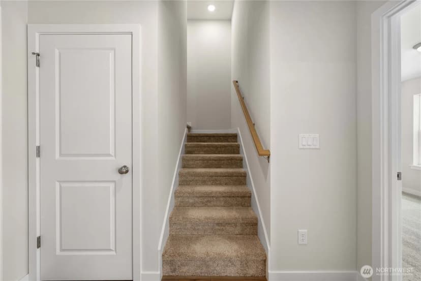 Property photo for 4261 Aberdeen Way Ne, Renton photo 11