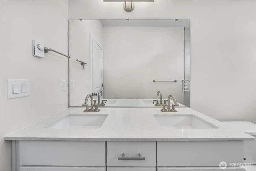 Property photo for 4261 Aberdeen Way Ne, Renton photo 36