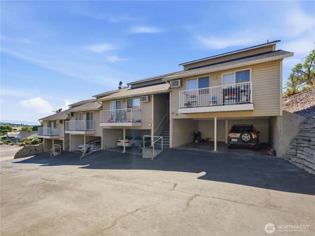 Property photo for 1686 S Mission Street #1, Wenatchee photo 2