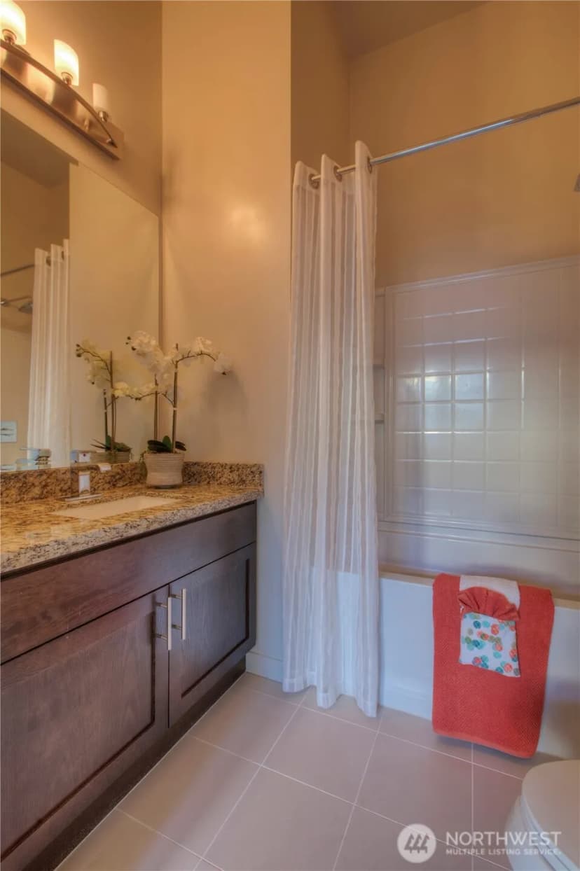 Property photo for 15100 6th Avenue Sw #305, Burien photo 20