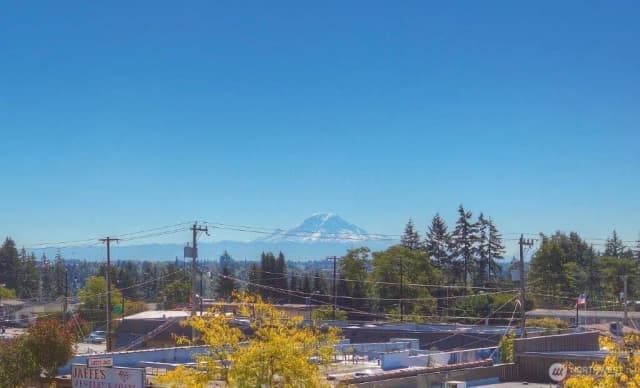 Property photo for 15100 6th Avenue Sw #305, Burien photo 2