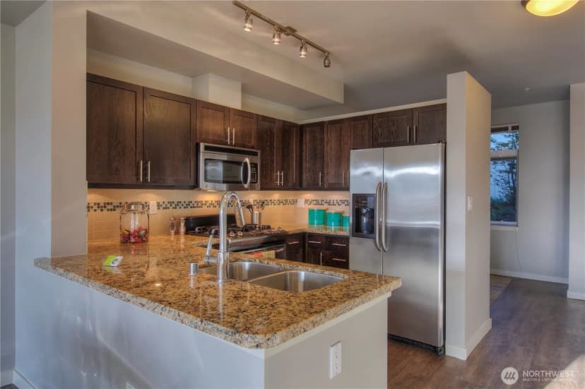 Property photo for 15100 6th Avenue Sw #305, Burien photo 14