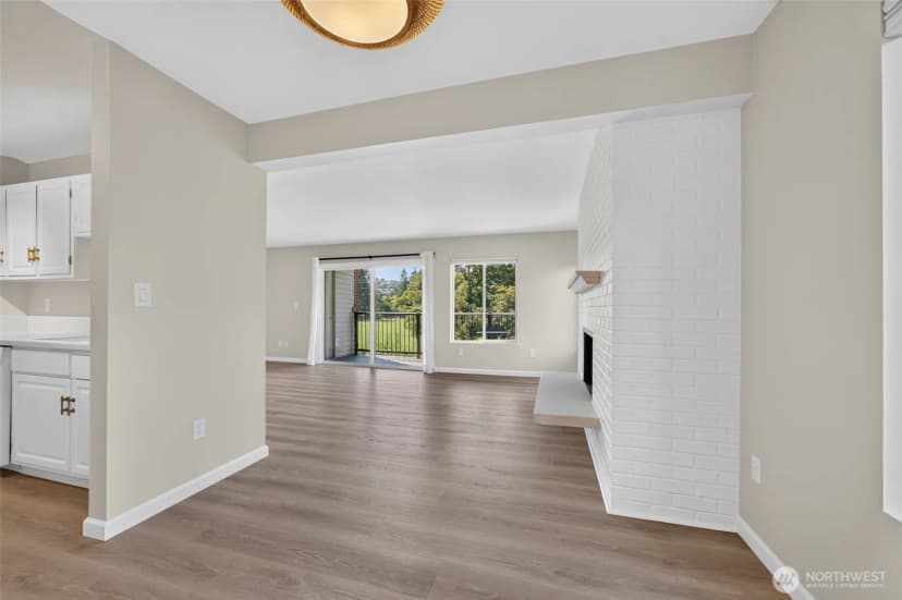 Property photo for 2858 32nd Avenue W #202, Seattle photo 19