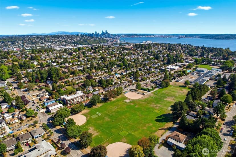 Property photo for 2858 32nd Avenue W #202, Seattle photo 28