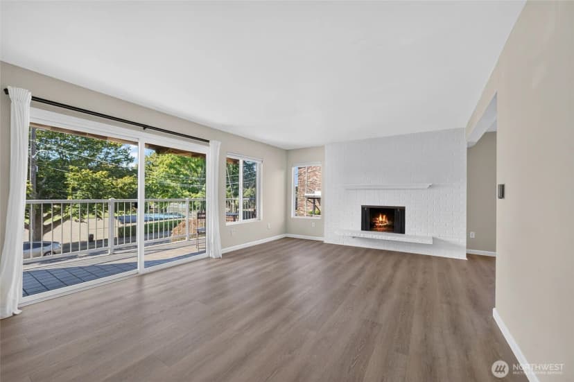 Property photo for 2858 32nd Avenue W #202, Seattle photo 20