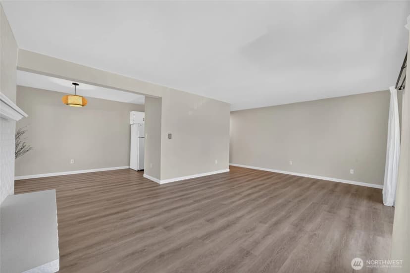 Property photo for 2858 32nd Avenue W #202, Seattle photo 27