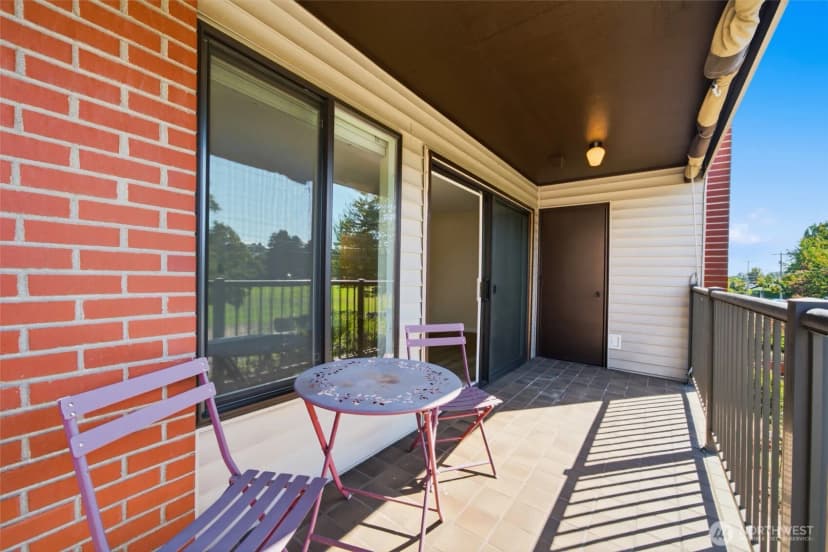 Property photo for 2858 32nd Avenue W #202, Seattle photo 15