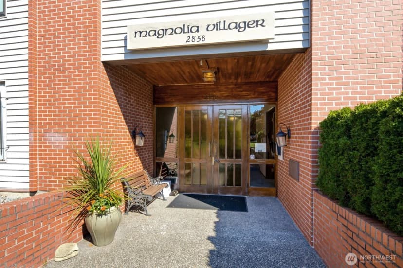 Property photo for 2858 32nd Avenue W #202, Seattle photo 16