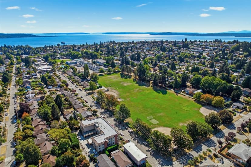 Property photo for 2858 32nd Avenue W #202, Seattle photo 17
