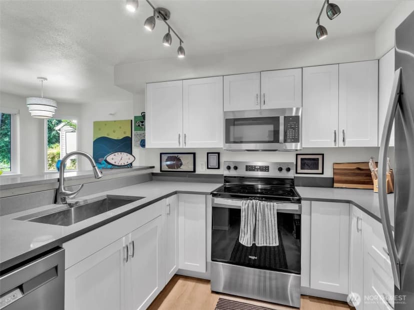 Property photo for 19404 Ne Bothell Way #b104, Bothell photo 8