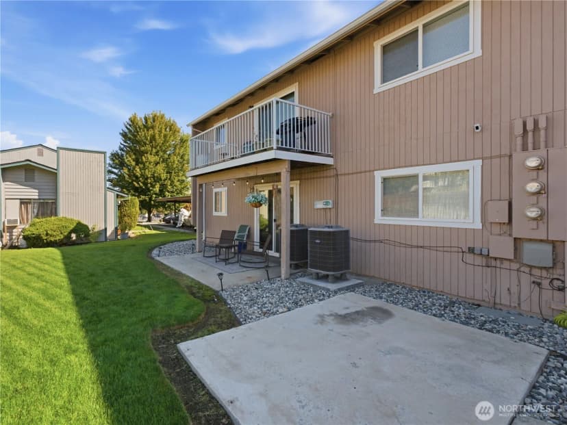 Property photo for 128 S Western Avenue #1, Wenatchee photo 6