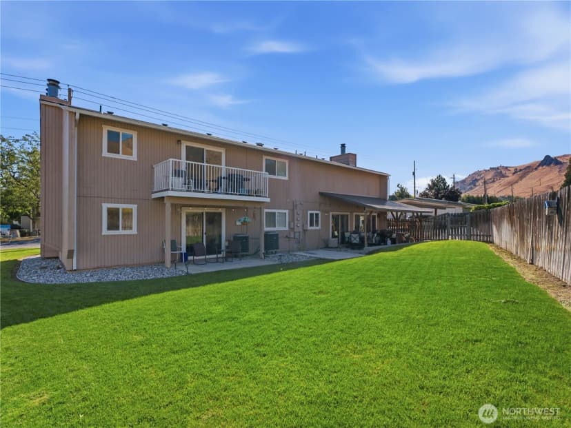 Property photo for 128 S Western Avenue #1, Wenatchee photo 4