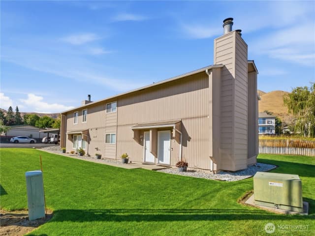 Property photo for 128 S Western Avenue #1, Wenatchee photo 5