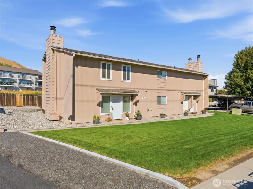 Property photo for 128 S Western Avenue #1, Wenatchee photo 3
