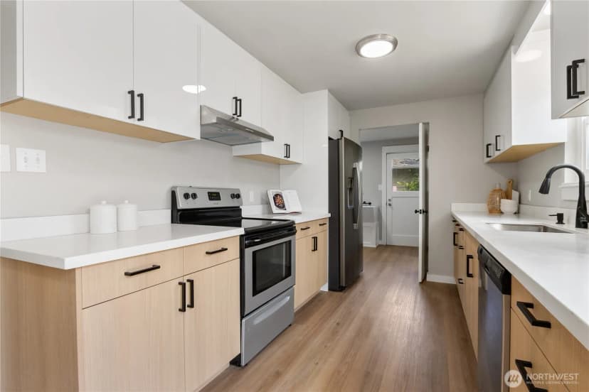 Property photo for 2125 N Highland Street, Tacoma photo 9