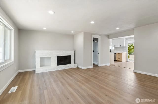 Property photo for 2125 N Highland Street, Tacoma photo 4