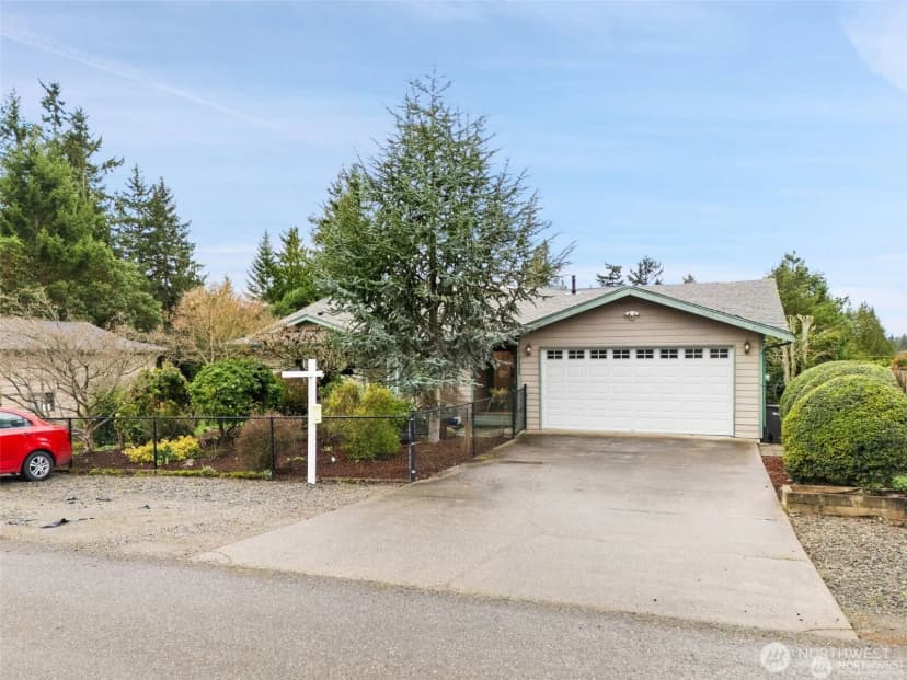 Property photo for 37399 Buck Rd N E, Hansville