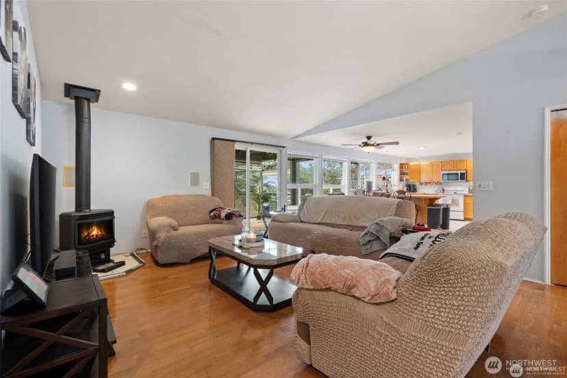 Property photo for 37399 Buck Rd N E, Hansville photo 5