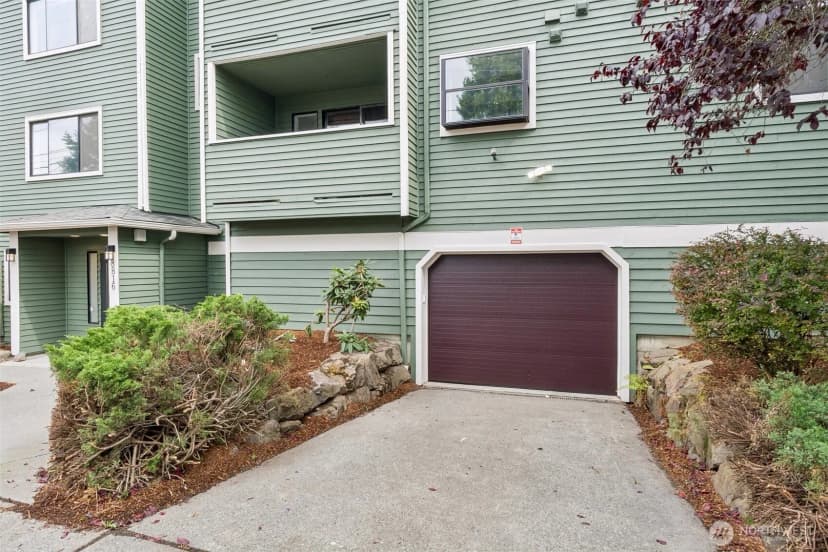 Property photo for 8816 Nesbit Avenue N #203, Seattle photo 4