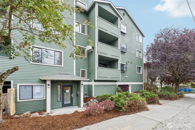 Property photo for 8816 Nesbit Avenue N #203, Seattle photo 2