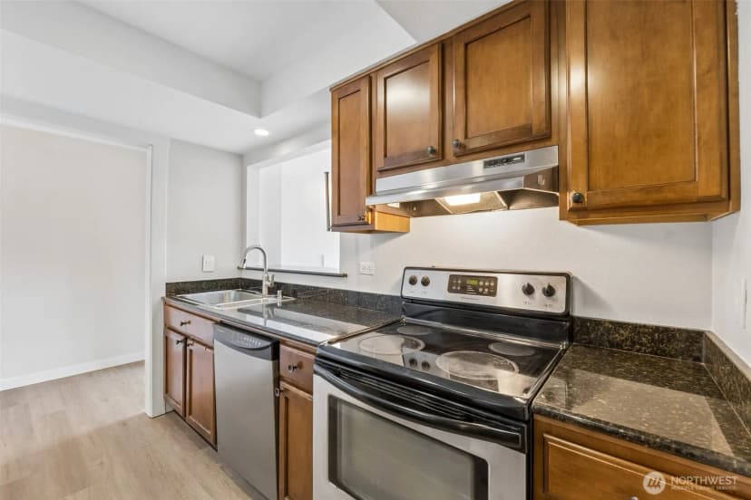 Property photo for 8816 Nesbit Avenue N #203, Seattle photo 15
