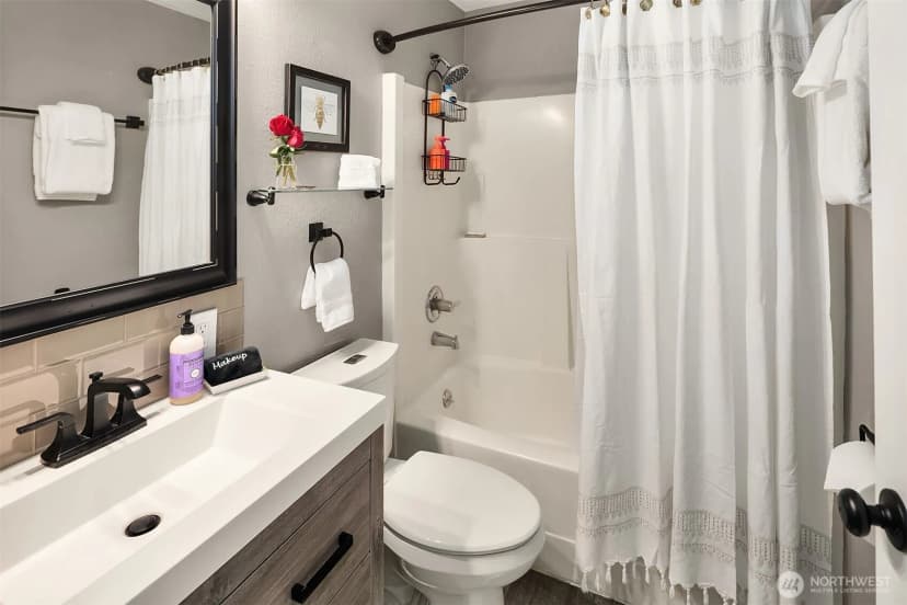 Property photo for 332 Healy Avenue S #8, North Bend photo 9