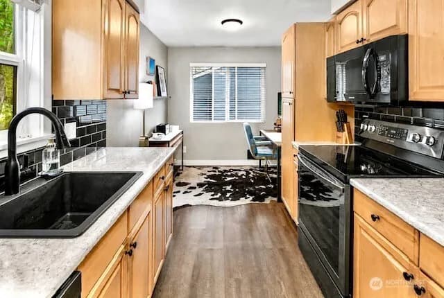 Property photo for 332 Healy Avenue S #8, North Bend photo 6