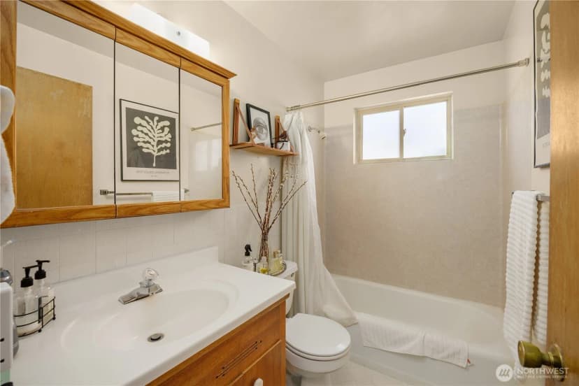 Property photo for 2822 14th Avenue W, Seattle photo 9