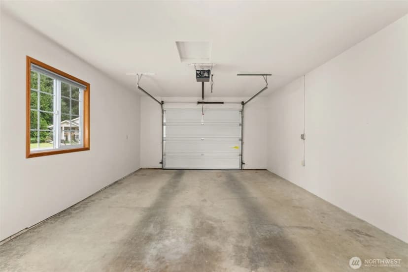 Property photo for 109 Longfellow Lane, Centralia photo 21