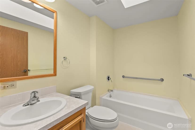 Property photo for 109 Longfellow Lane, Centralia photo 15