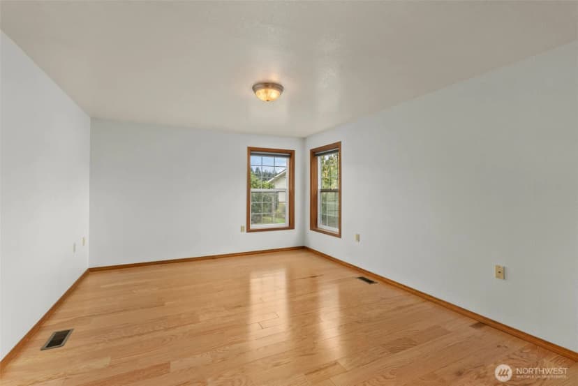 Property photo for 109 Longfellow Lane, Centralia photo 16