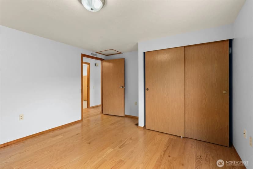 Property photo for 109 Longfellow Lane, Centralia photo 14