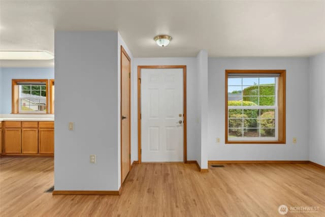 Property photo for 109 Longfellow Lane, Centralia photo 4