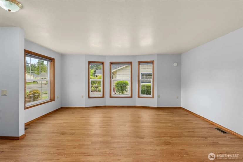 Property photo for 109 Longfellow Lane, Centralia photo 6