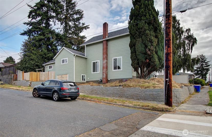 Property photo for 601 Cowlitz Way, Kelso photo 2