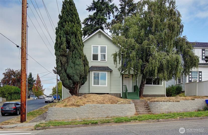 Property photo for 601 Cowlitz Way, Kelso