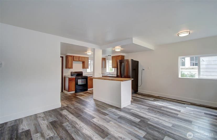 Property photo for 601 Cowlitz Way, Kelso photo 3