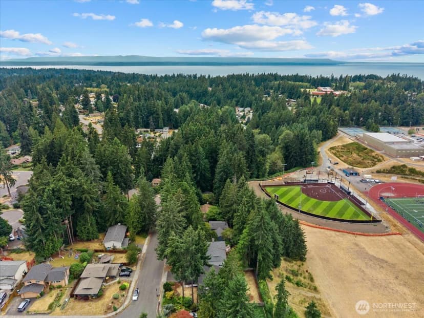 Property photo for 5819 172nd Place Sw, Lynnwood photo 34
