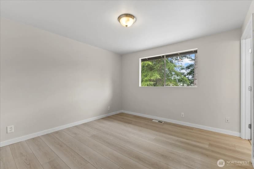 Property photo for 5819 172nd Place Sw, Lynnwood photo 17