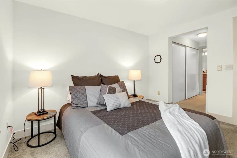 Property photo for 1550 Eastlake Avenue E #203, Seattle photo 9