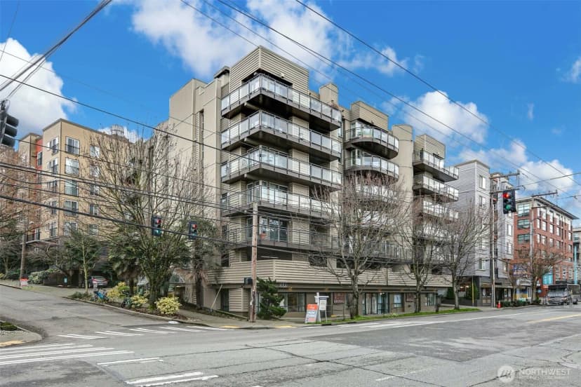 Property photo for 1550 Eastlake Avenue E #203, Seattle photo 30