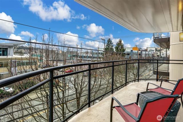 Property photo for 1550 Eastlake Avenue E #203, Seattle photo 4
