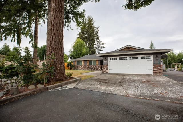Property photo for 853 Robin Hood Loop, Forks