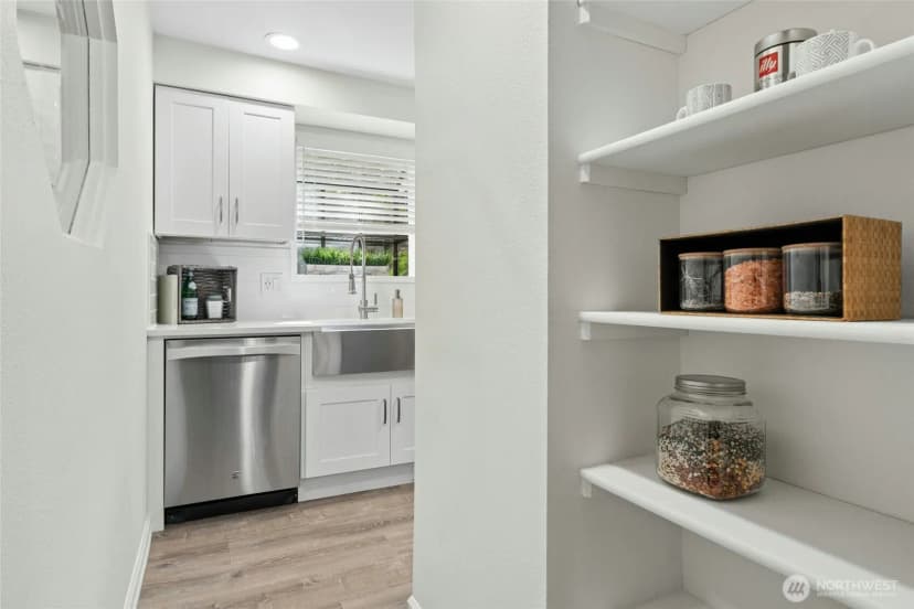 Property photo for 3927 108th Avenue Ne #a102, Bellevue photo 9