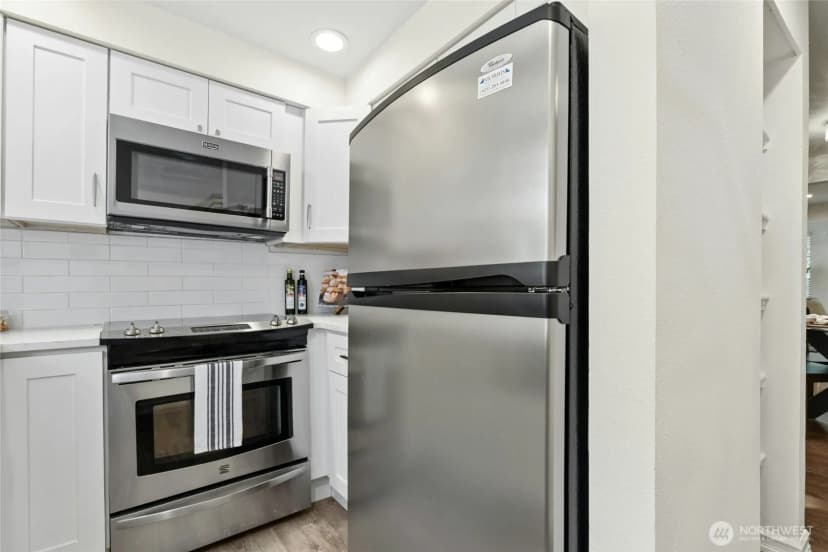 Property photo for 3927 108th Avenue Ne #a102, Bellevue photo 8
