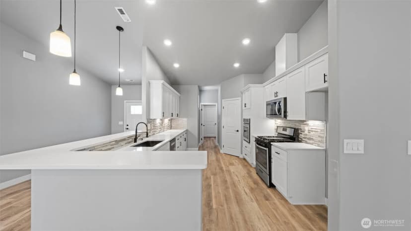 Property photo for 352 E Davis Street, Connell photo 10