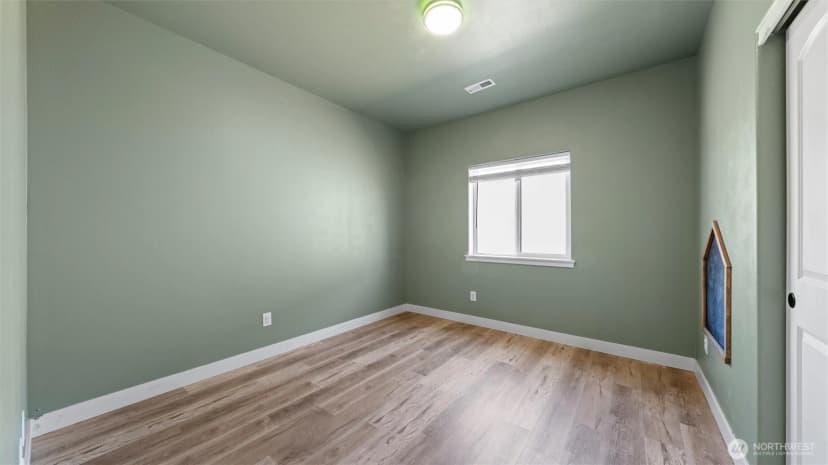 Property photo for 352 E Davis Street, Connell photo 21