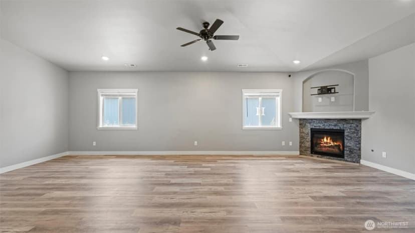 Property photo for 352 E Davis Street, Connell photo 15